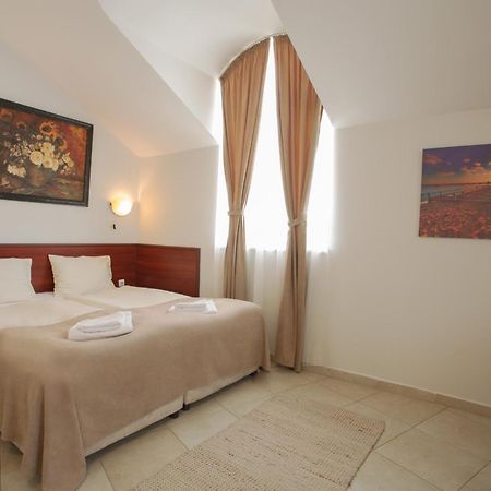 Hotel Central Balchik Extérieur photo