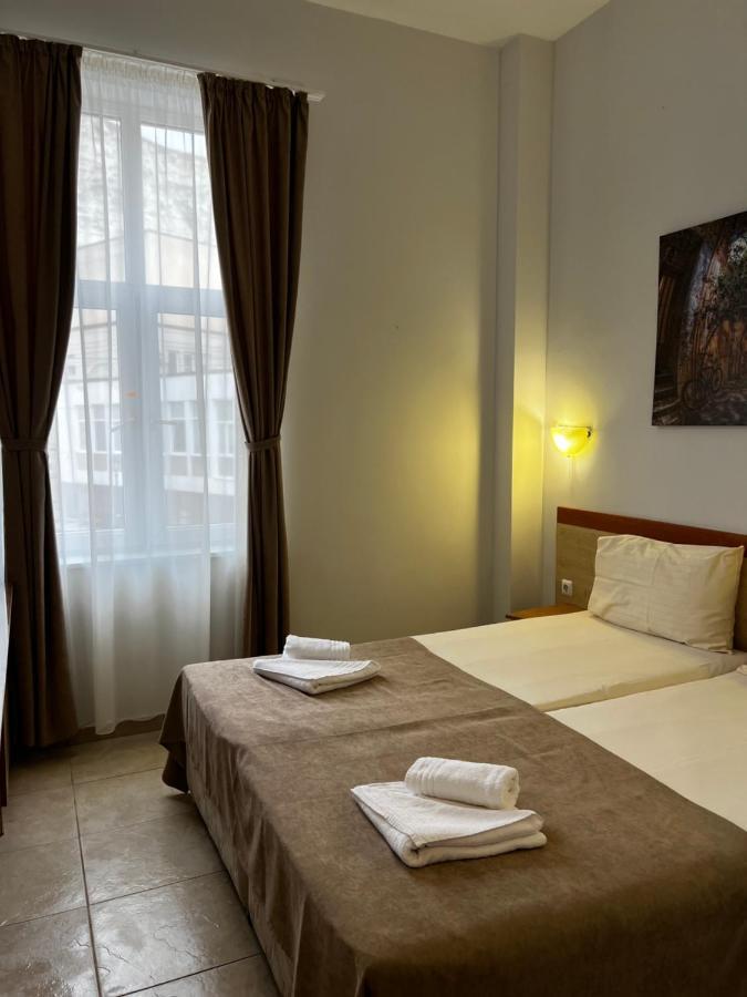 Hotel Central Balchik Extérieur photo