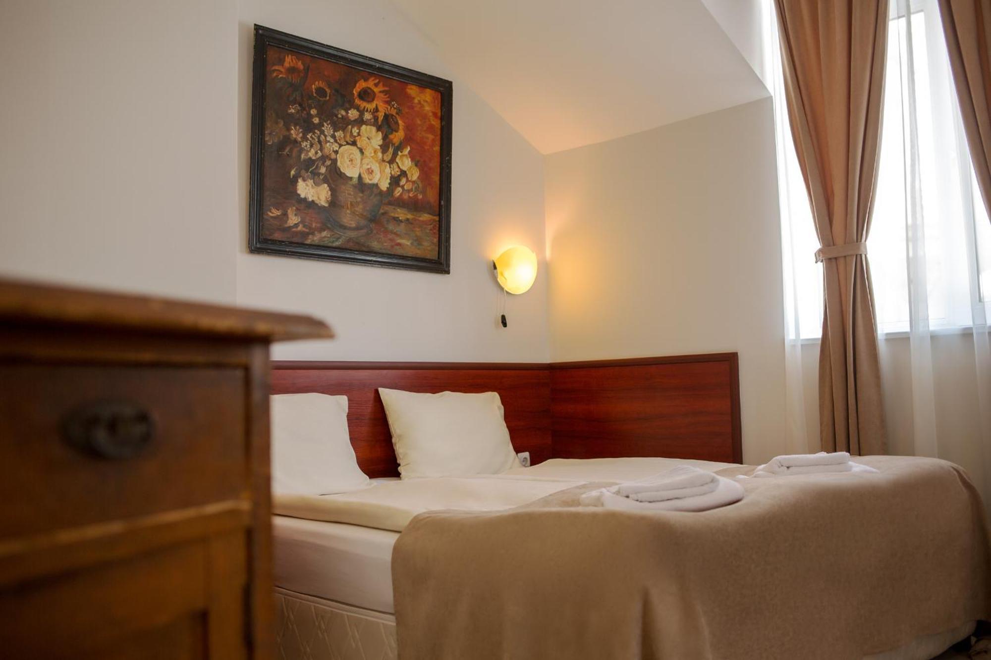 Hotel Central Balchik Extérieur photo
