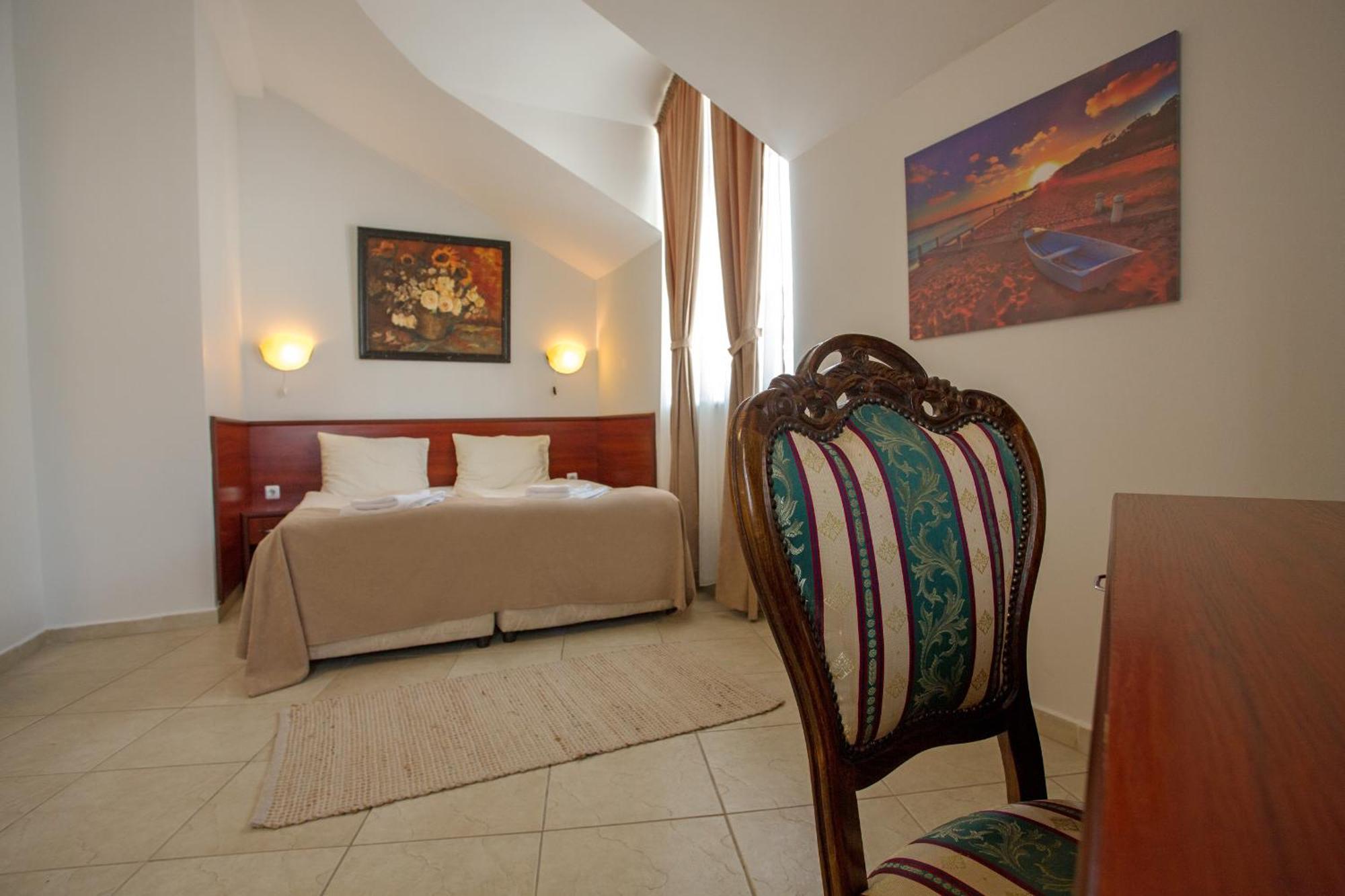 Hotel Central Balchik Extérieur photo
