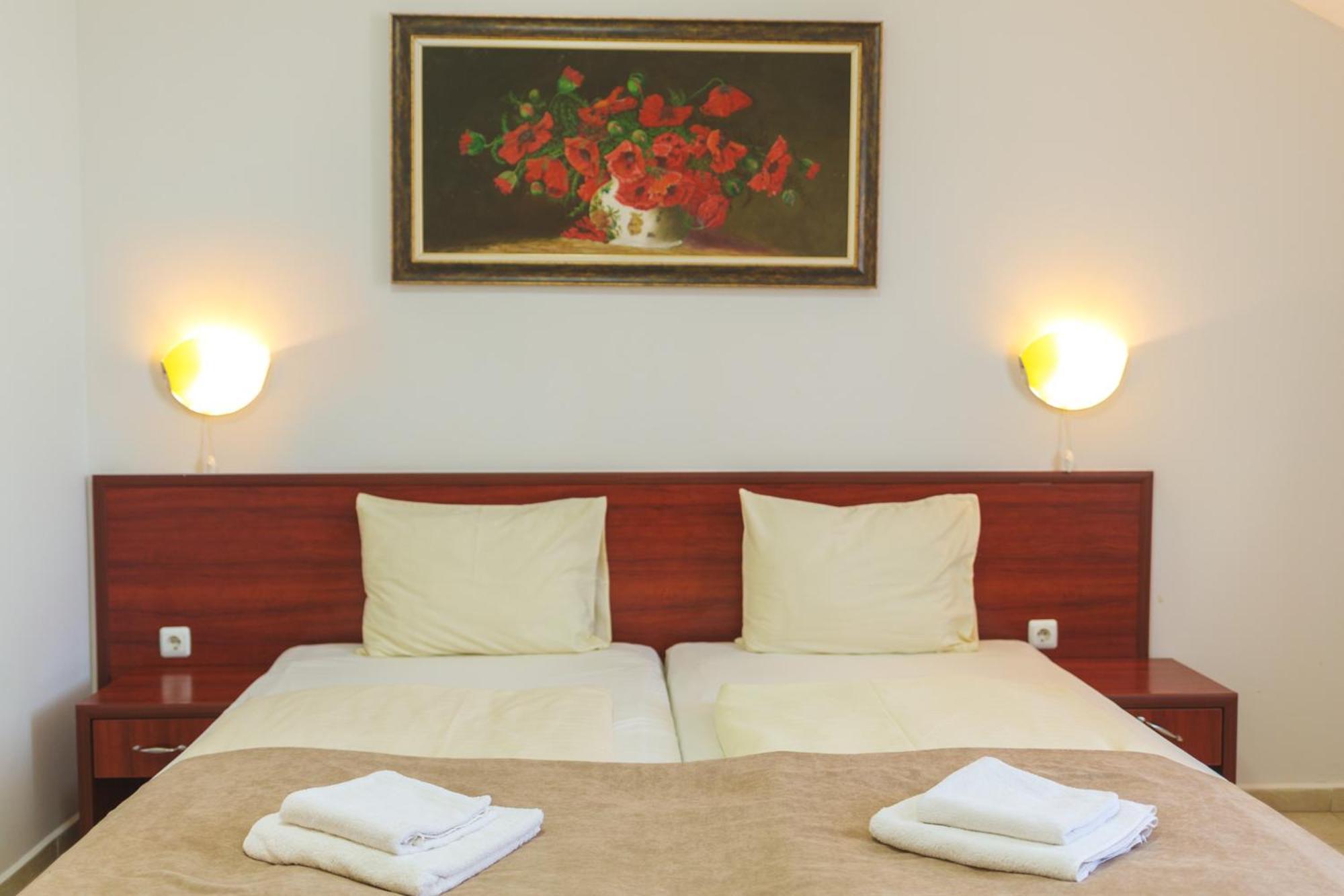 Hotel Central Balchik Extérieur photo